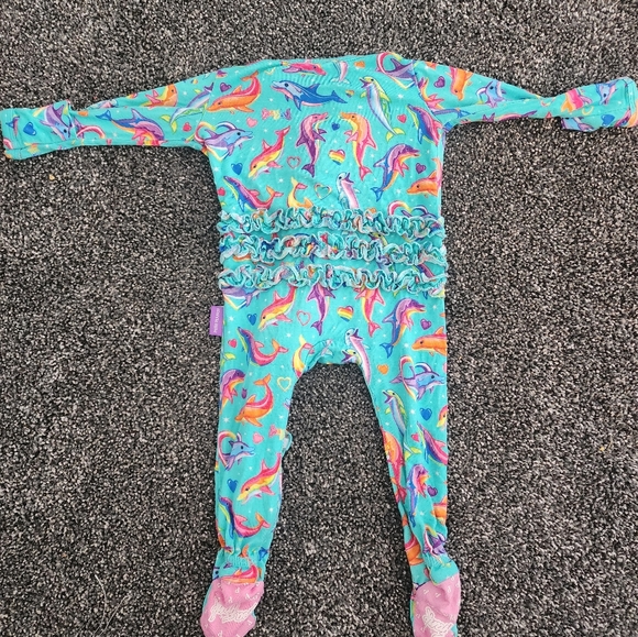 Lisa frank footie by posh peanut size newborn dancing dolphins - Picture 3 of 3